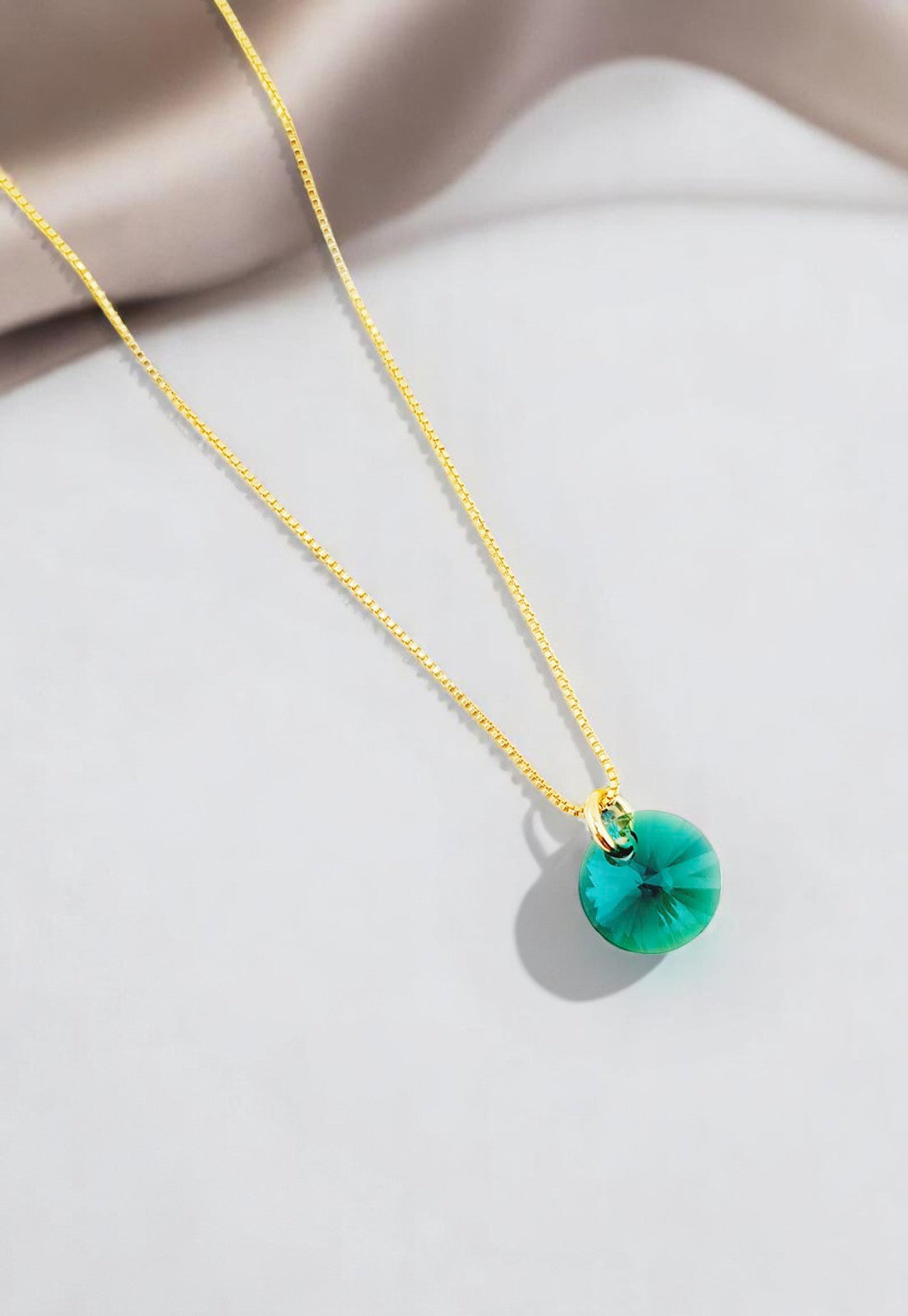 Collar Punto de Luz Gold 24k Cristal Genuino Emerald