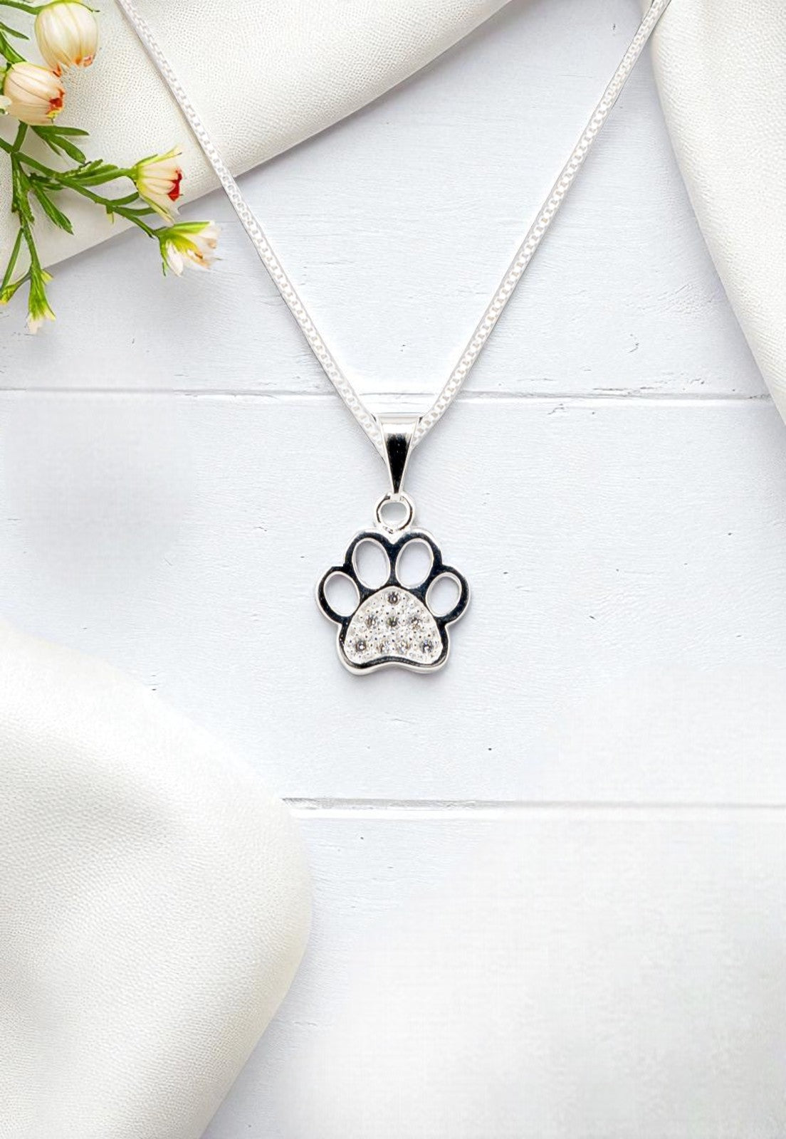 Collar Odie Baño de Oro Blanco